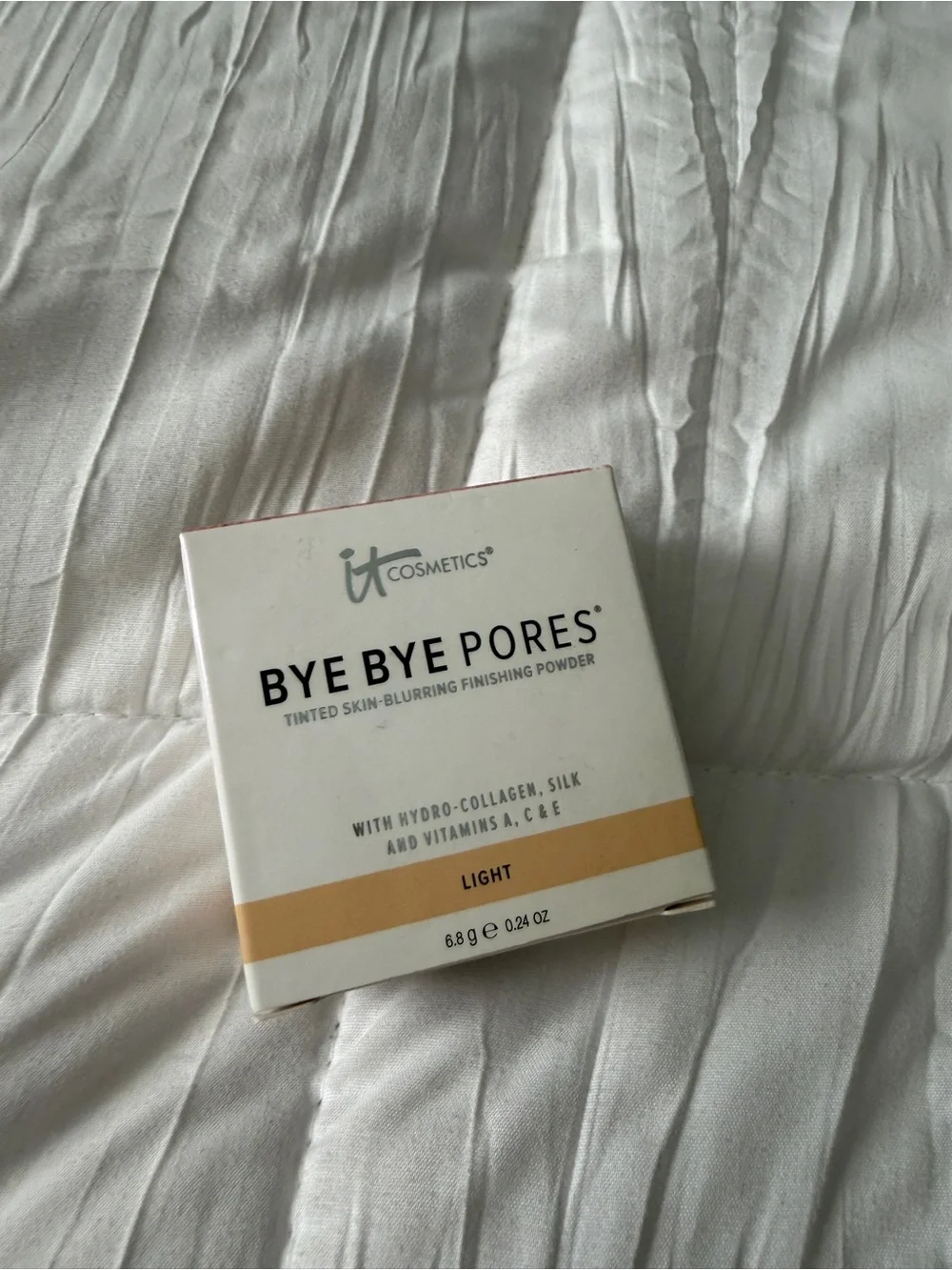 IT Cosmetics Bye Bye Pores Tinted Finishing Powder - Light